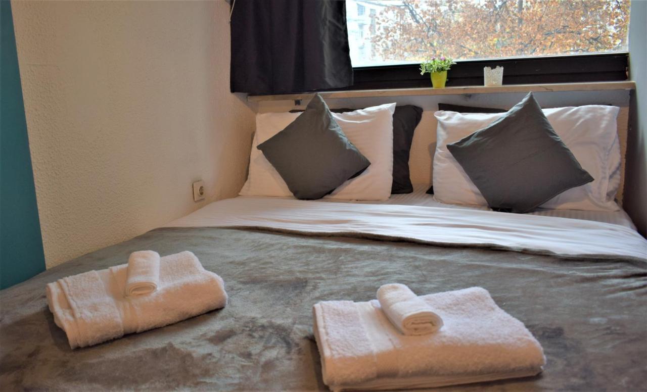 M - Square Private Rooms Skopje Exterior foto