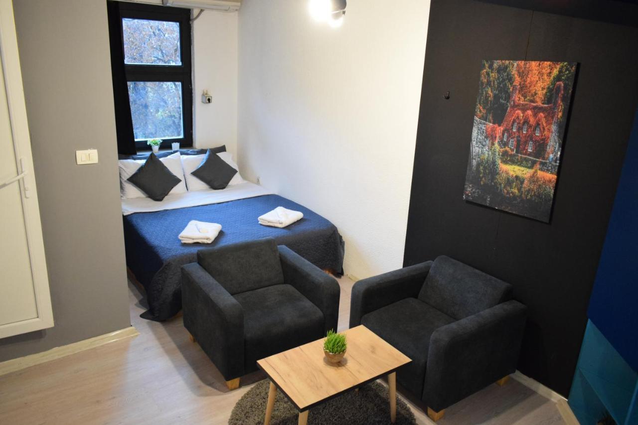 M - Square Private Rooms Skopje Exterior foto